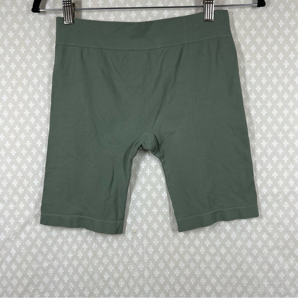 Free People Intimately Green High Rise Seamless Bike Shorts - Picture 4 of 4